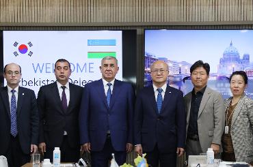 A meeting for environmental cooperation with Uzbekistan